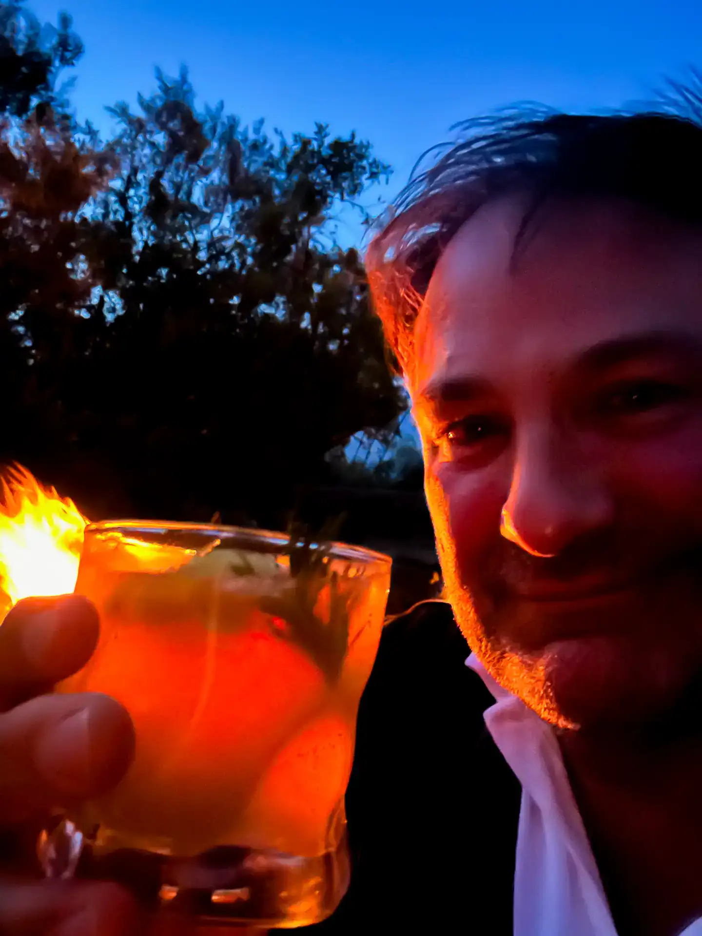 20240906-Kaleel-Zibe-selfie-in-Kenya-in-front-of-the-campfire-with-a-whisky-dawa-1440×1920-1 Kaleel Zibe selfie in Kenya in front of the campfire with a whisky dawa